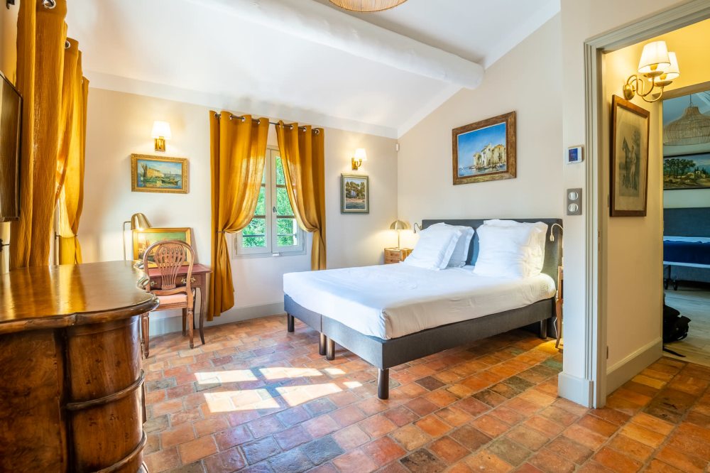 Photographs of Mas de Pagnol villa in Provence - Image 14 of 39