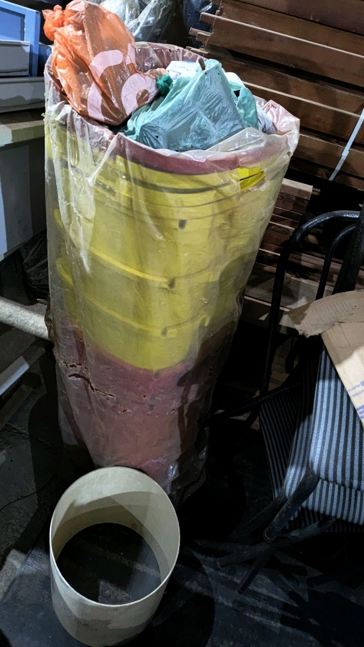 Storage of Various Materials and Furniture/ BC2-02