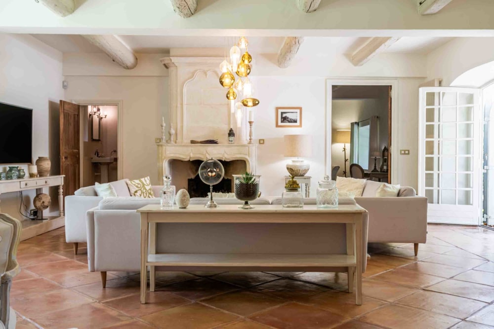 Photographs of Mas des Papillons villa in Provence - Image 7 of 45