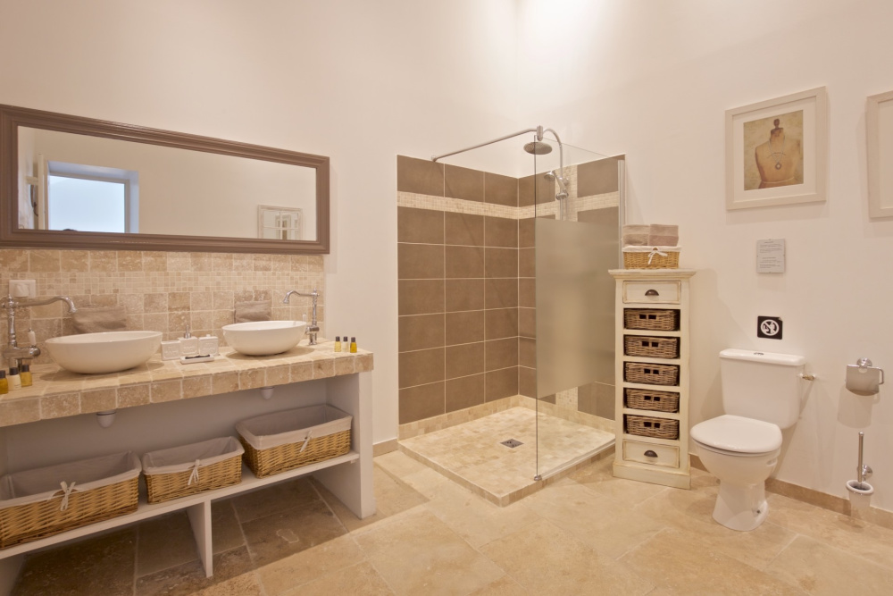 Photographs of Mas des Marguerites villa in Provence - Image 37 of 43