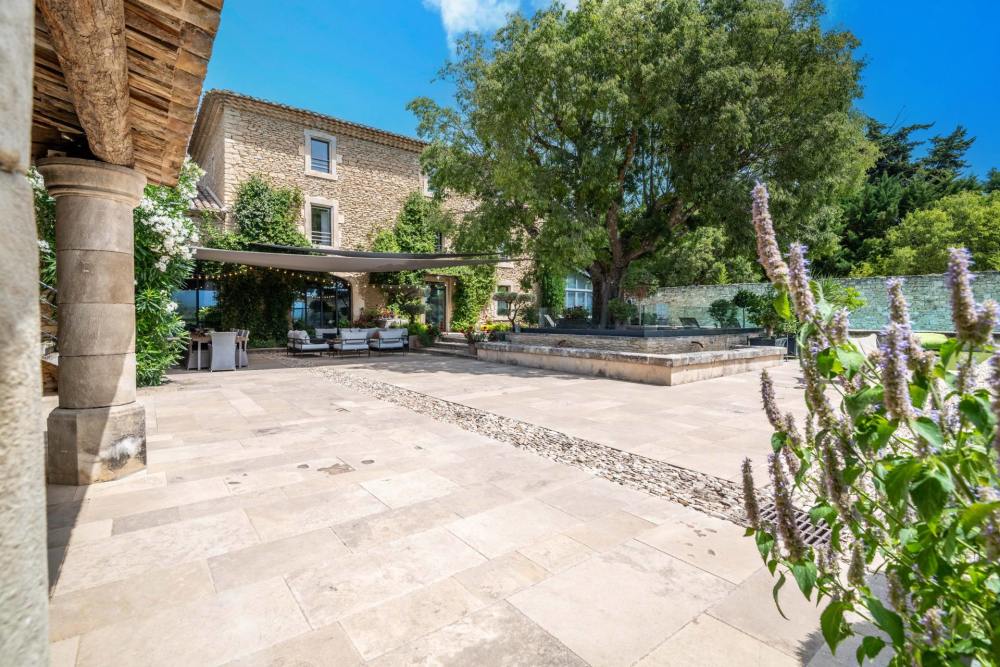 Photographs of Bastide de la Senancole villa in Provence - Image 47 of 52