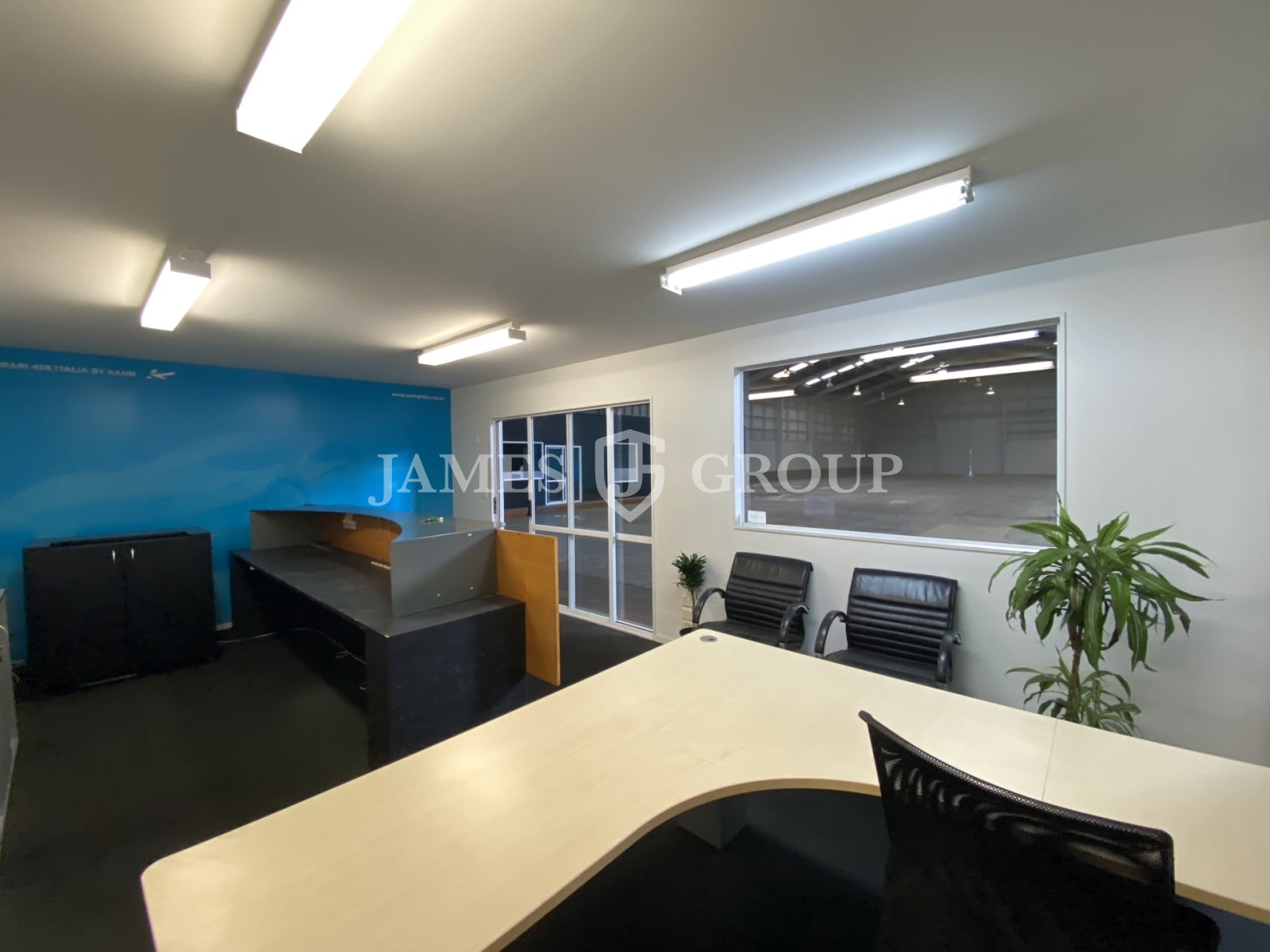 1450m² High Profile Building & Yard