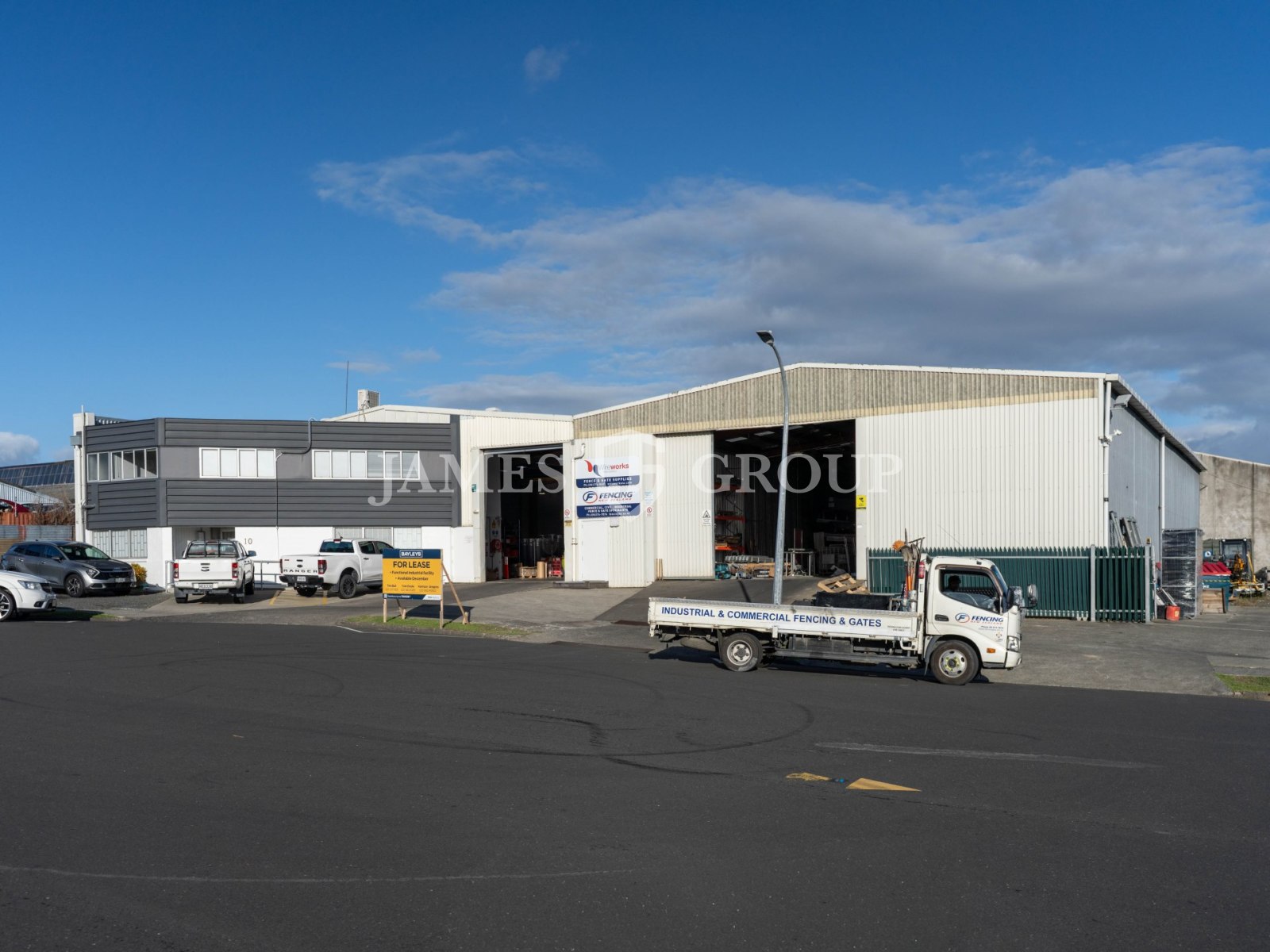 Cost-effective With Dual Access & Yard | 1,291m²