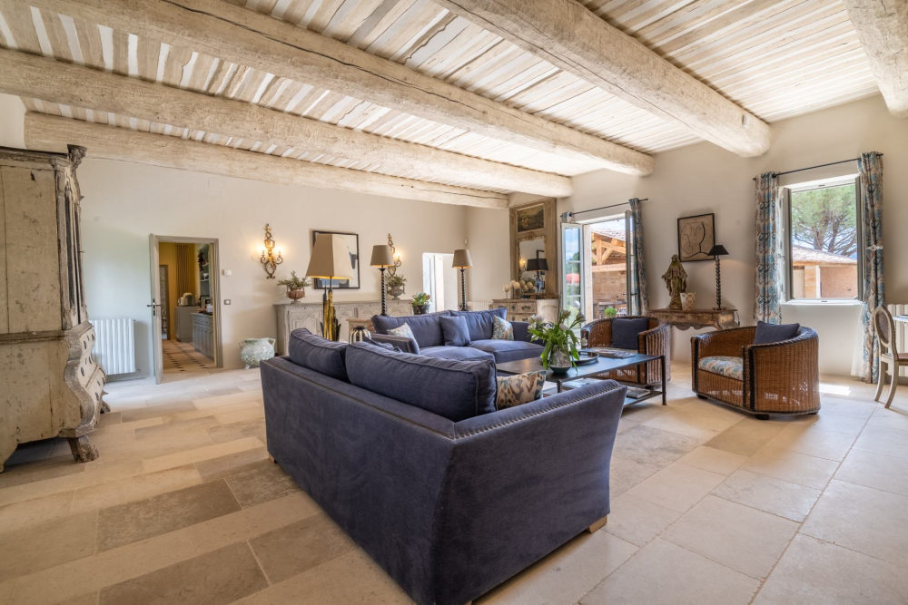 Photographs of Mas des Traditions villa in Provence - Image 7 of 41
