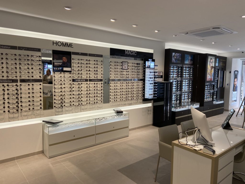 Magasin Opticien 40 rue Saint Aspais 77000 MELUN intérieur
