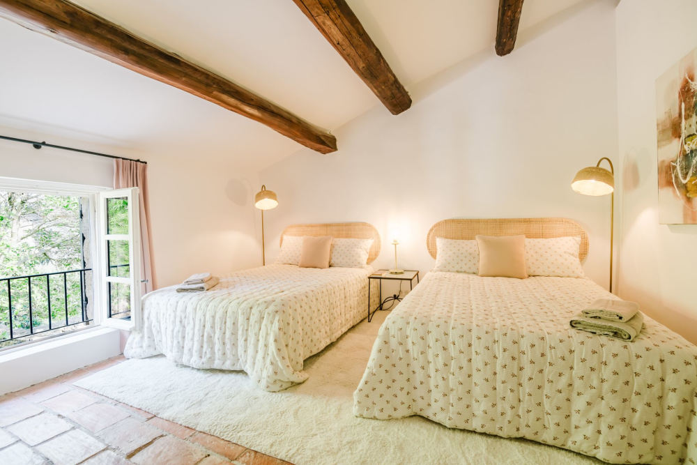 Photographs of Mas des Cinq Sens villa in Provence - Image 26 of 37