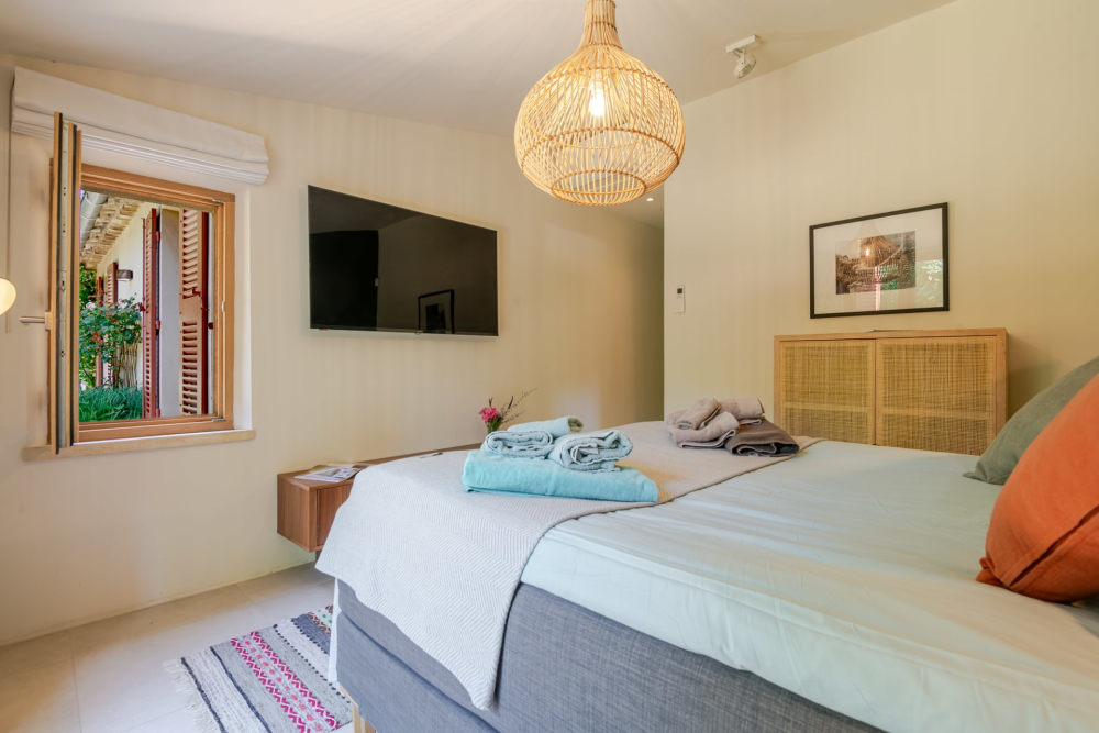 Photographs of Mas de la Plume villa in Provence - Image 32 of 39