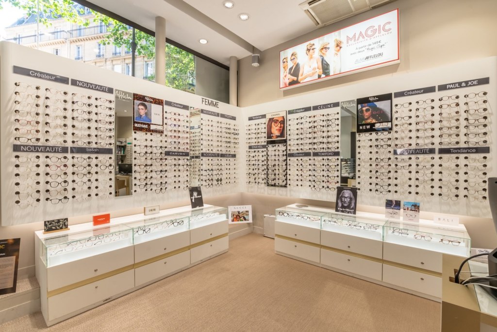Magasin Opticien 112 rue Jean de La Fontaine 75016 PARIS intérieur
