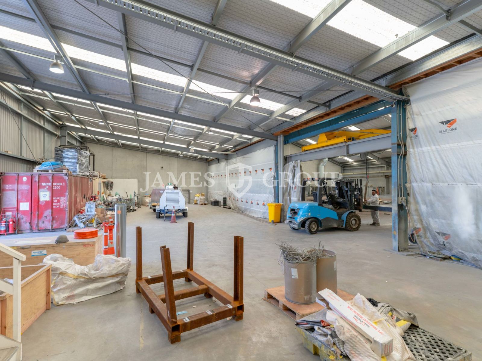 Functional Tilt-slab Warehouse With Office