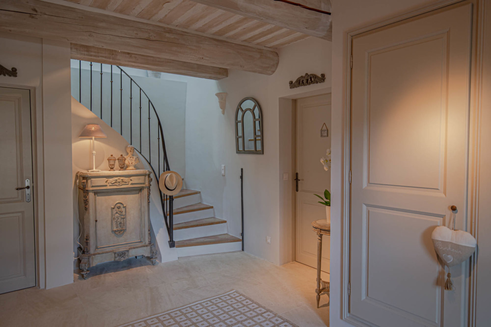 Photographs of Mas de Monvert villa in Provence - Image 18 of 34