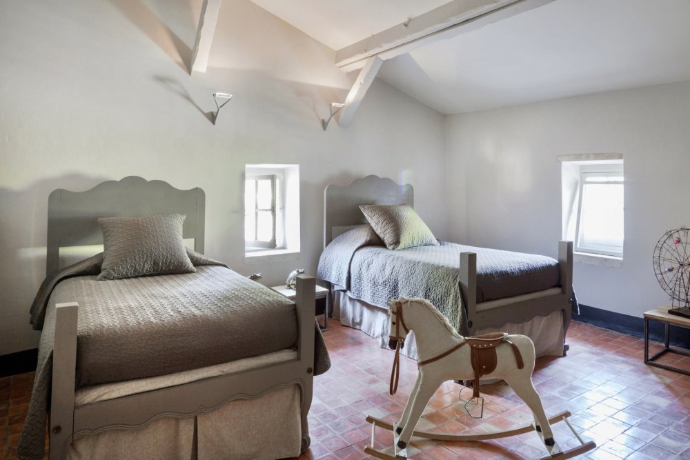 Photographs of Mas la Calade villa in Provence - Image 28 of 38