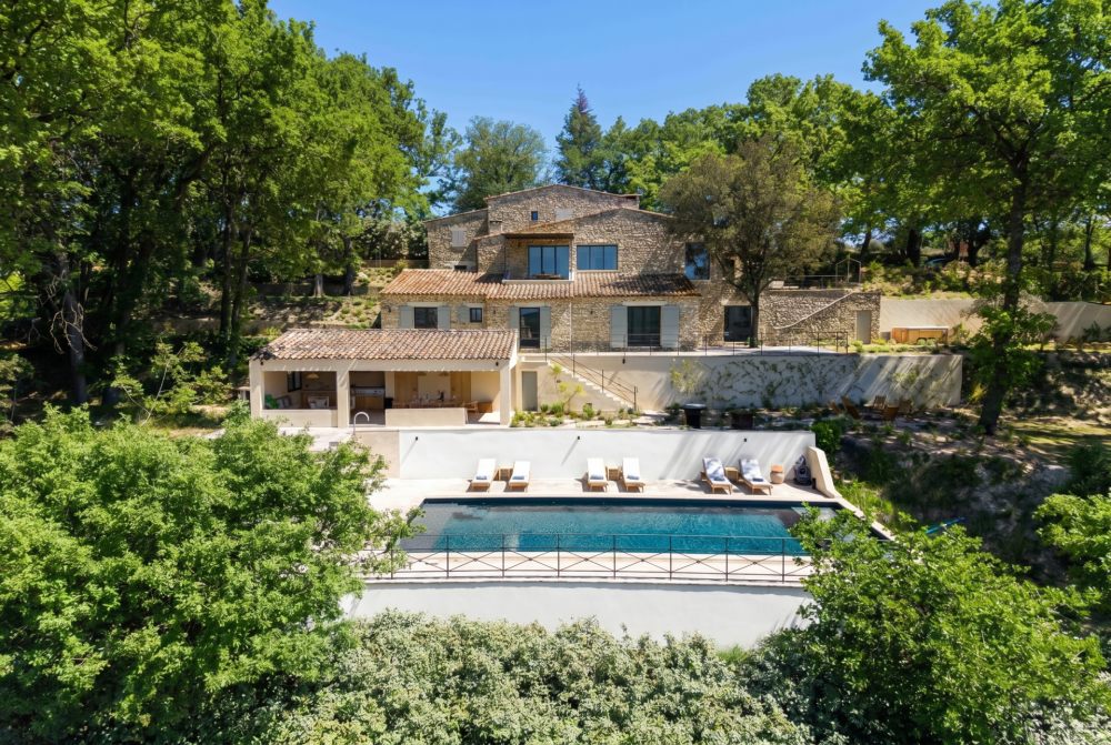 Photographs of A l’ombre des Chênes villa in Provence - Image 1 of 35