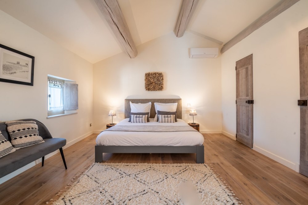 Photographs of Mas du Menuisier villa in Provence - Image 18 of 45