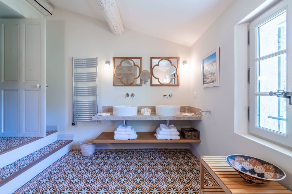 Photographs of Mas du Cardinal villa in Provence - Image 28 of 49