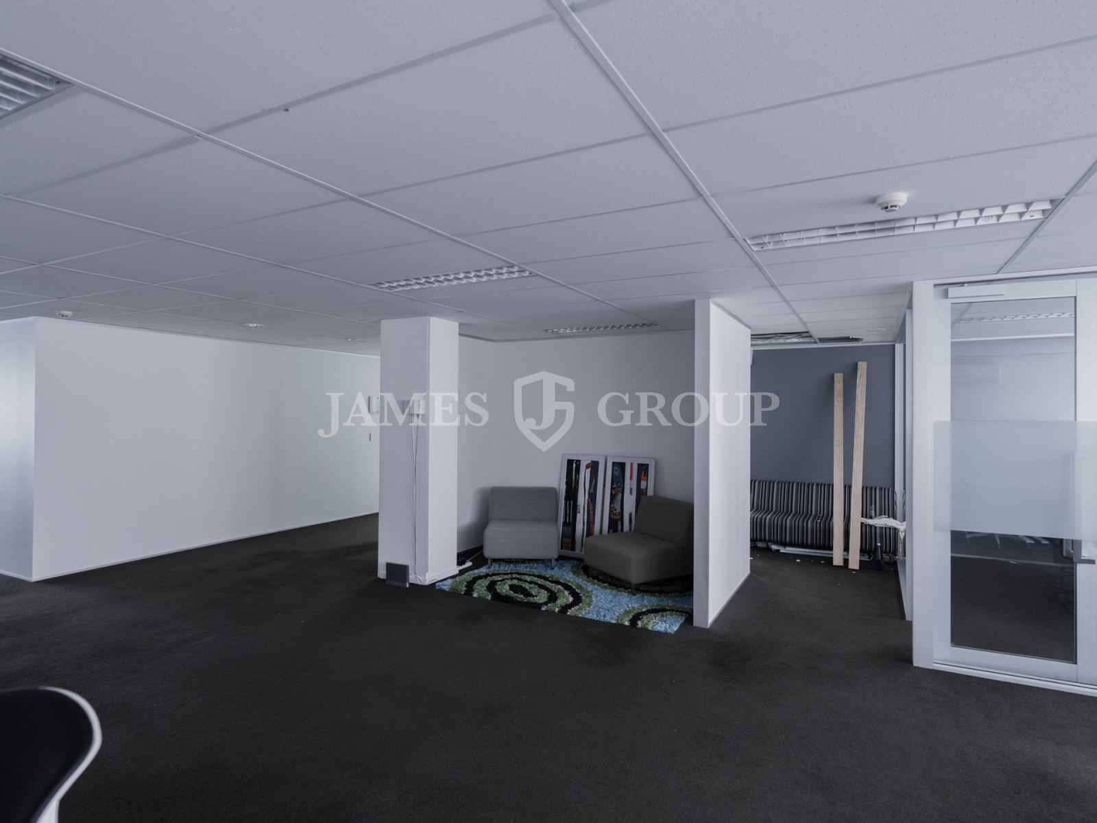 Sleek Parnell Office