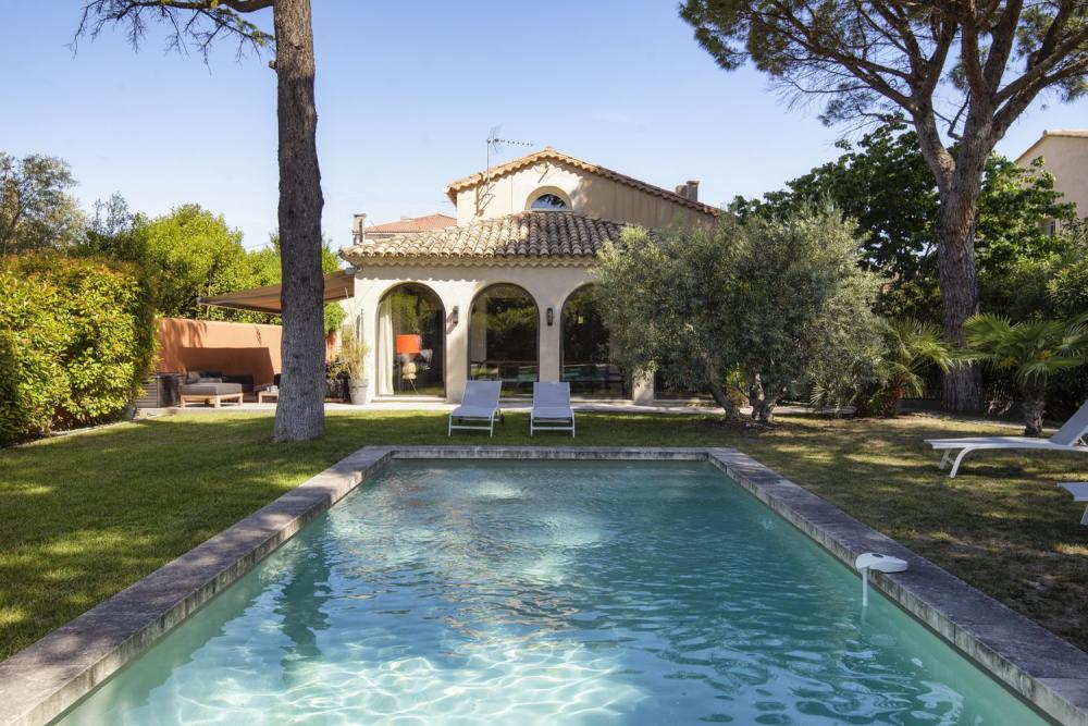 Photographs of Villa Mistral villa in Provence - Image 1 of 33
