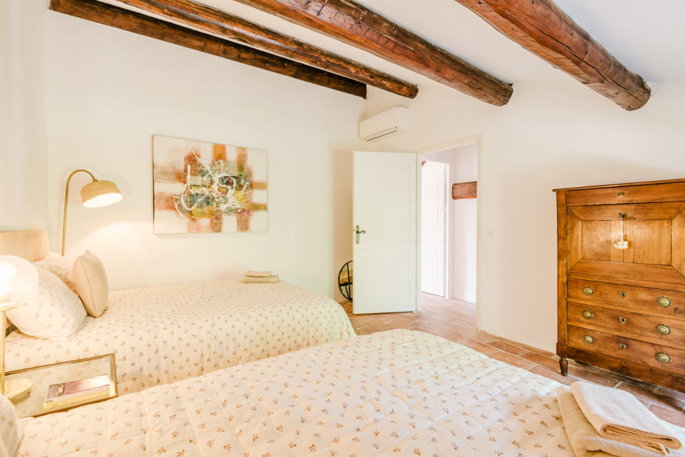 Photographs of Mas des Cinq Sens villa in Provence - Image 27 of 37