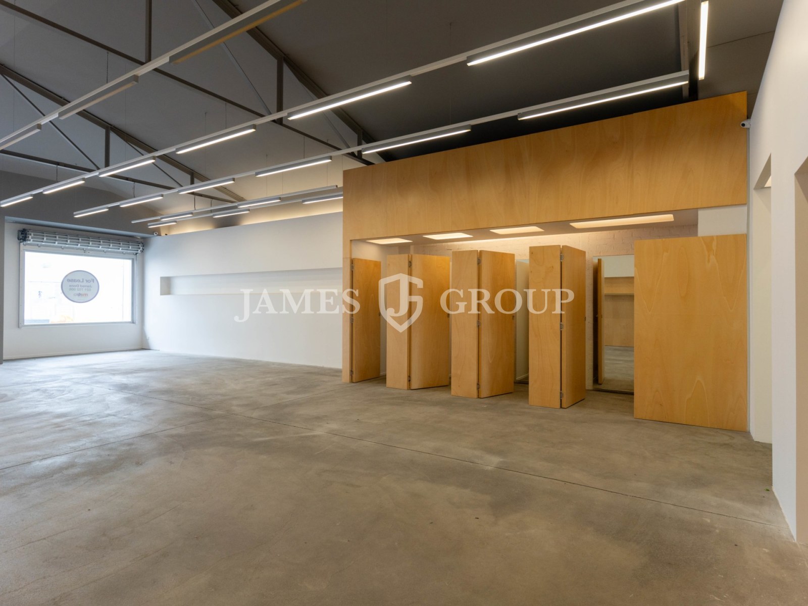 Modern Open Plan Retail With Strong Foot Traffic