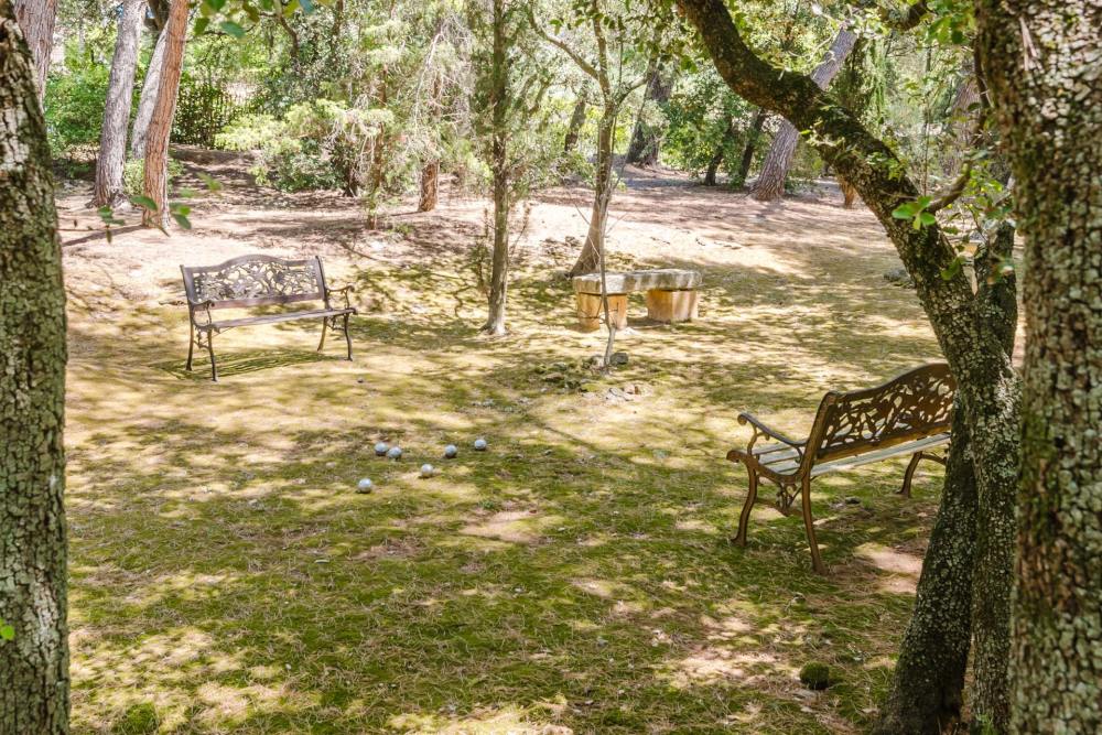 Photographs of Mas des Rocailles villa in Provence - Image 39 of 41