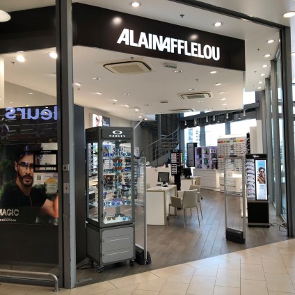 Magasin Opticien Centre Commercial Carrefour chemin du Finosello 20090 AJACCIO