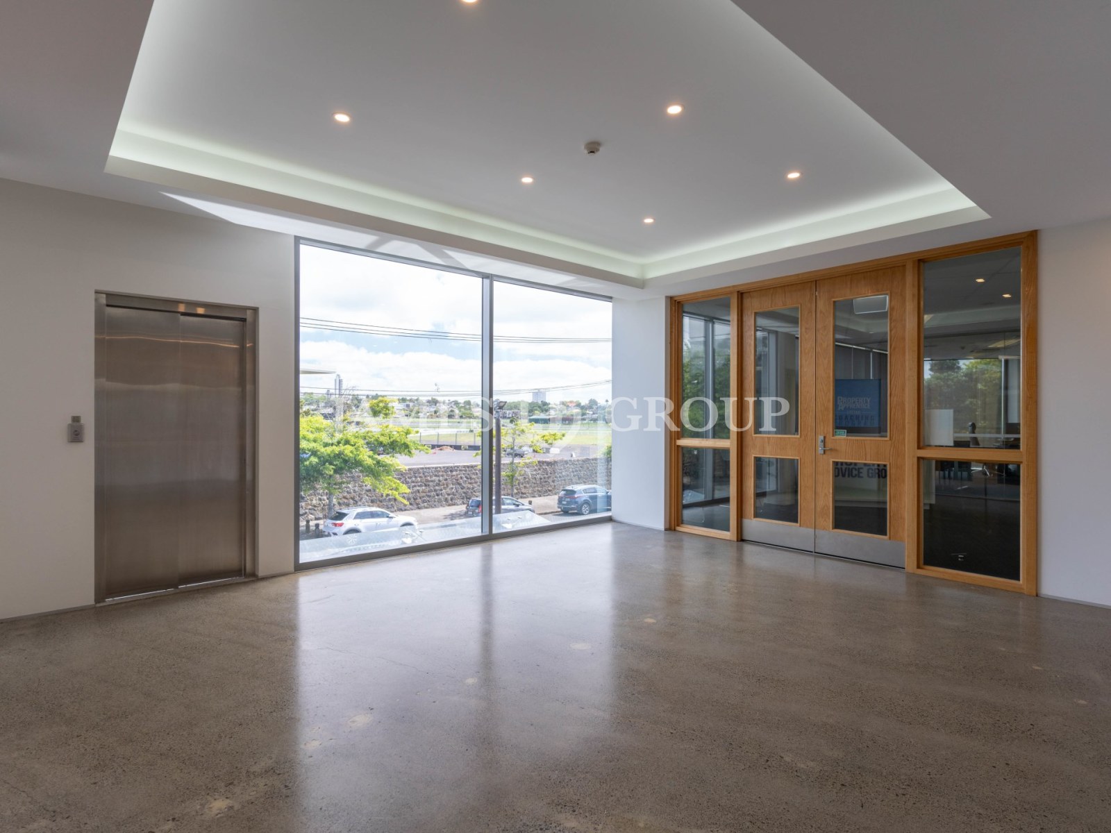 230m² Office With Parking In Central Ellerslie