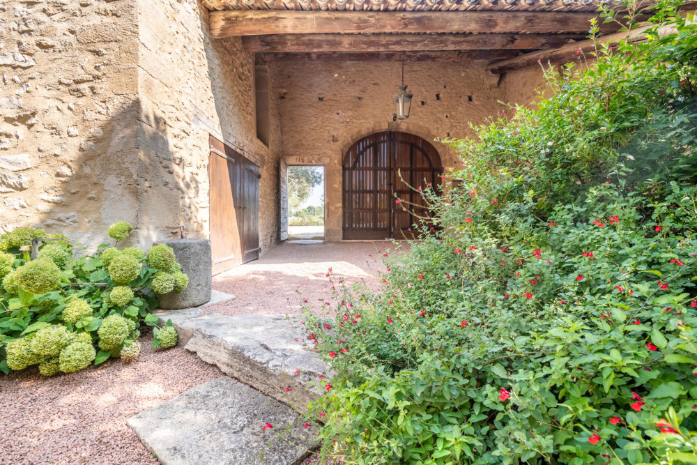 Photographs of Mas du Menuisier villa in Provence - Image 44 of 45