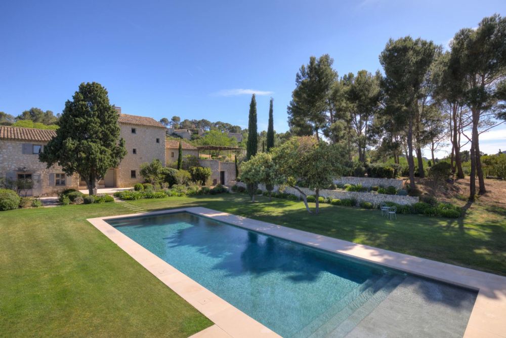 Photographs of Maison des Promesses villa in Provence - Image 1 of 44