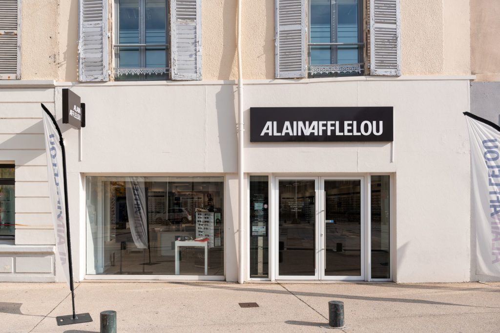 Magasin Opticien 16 place de la Liberté 39000 LONS-LE-SAUNIER