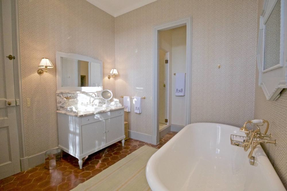 Photographs of Mas de Paradis villa in Provence - Image 30 of 49