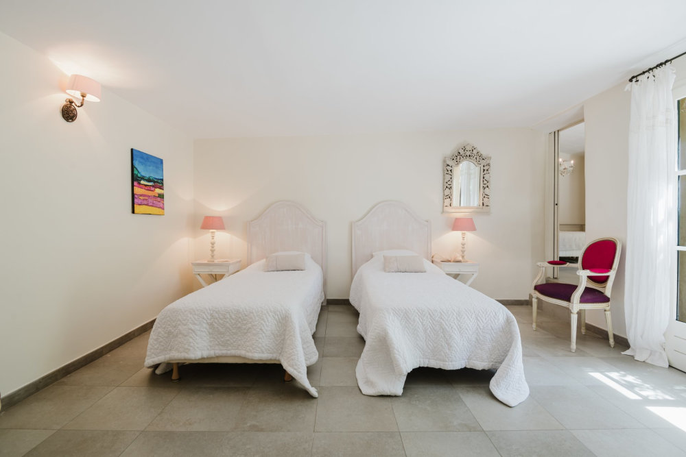 Photographs of Mas des Nénuphars villa in Provence - Image 41 of 54