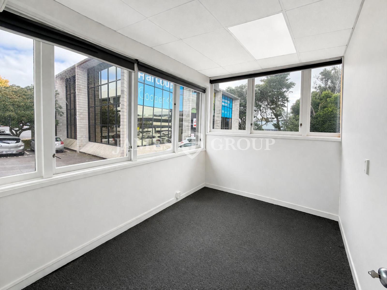 High Profile Epsom Office With 5 Consulting Rooms