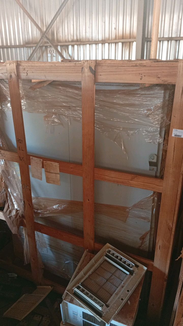 Schneider Nobreak 6 KVA Col 09