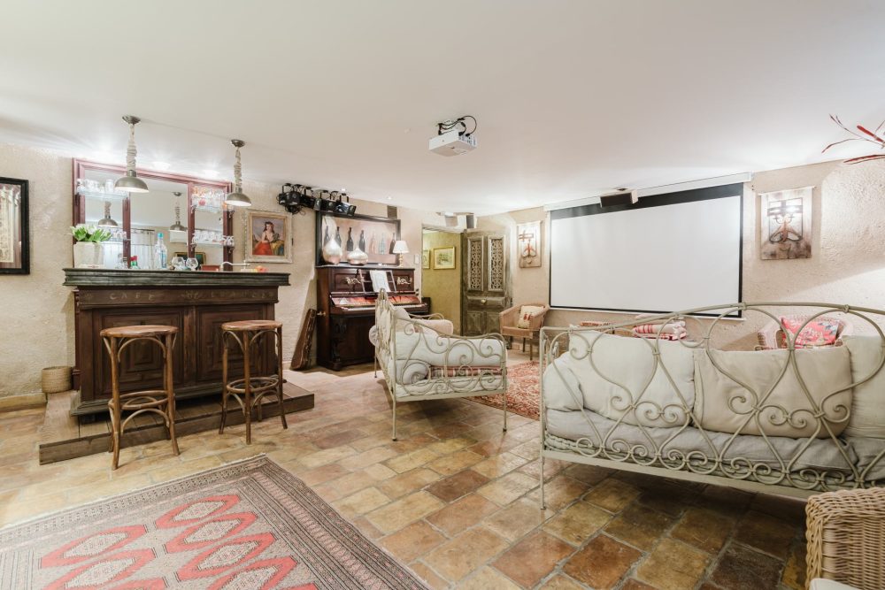 Photographs of Le Mas d’Eygalieres villa in Provence - Image 48 of 60
