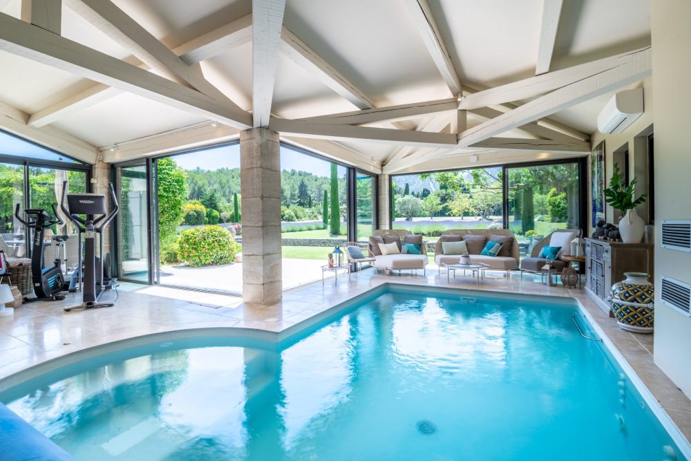 Photographs of Mas de la Caume villa in Provence - Image 6 of 52