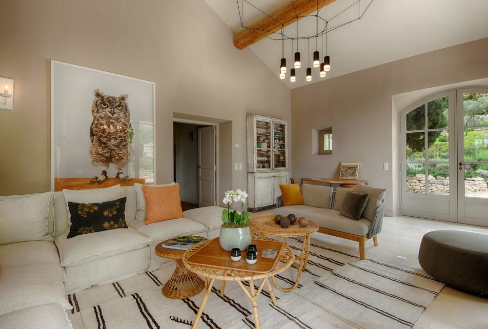 Photographs of Mas Daudet villa in Provence - Image 7 of 40