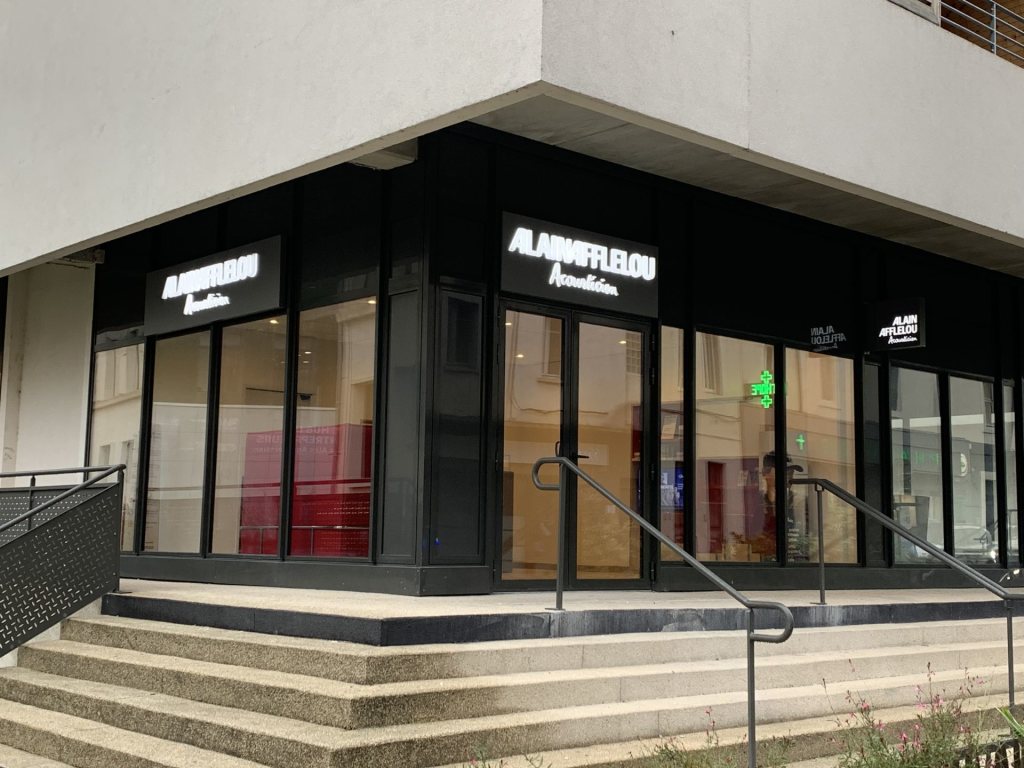Magasin audioprothesiste 16 Place des Martyrs de la Résistance 30100 ALES extérieur
