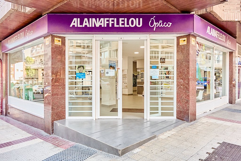 Tienda audiólogo CALLE REPUBLICA ARGENTINA 5 39700 CASTRO URDIALES exterior