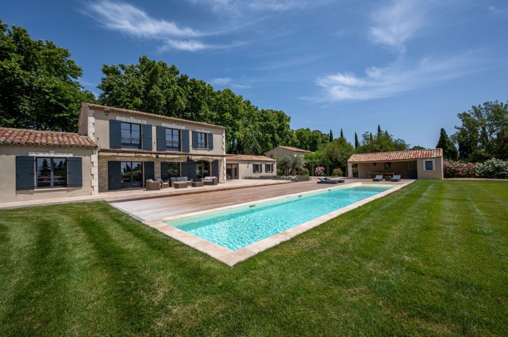 Photographs of Mas des Alizées villa in Provence - Image 3 of 33
