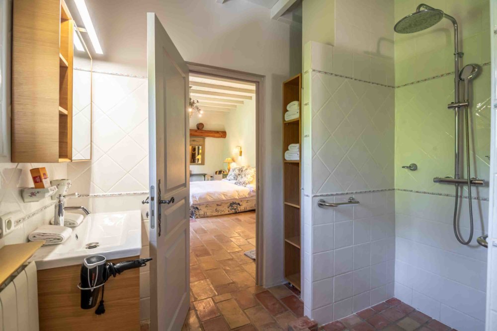 Photographs of Mas des Reflets villa in Provence - Image 41 of 61