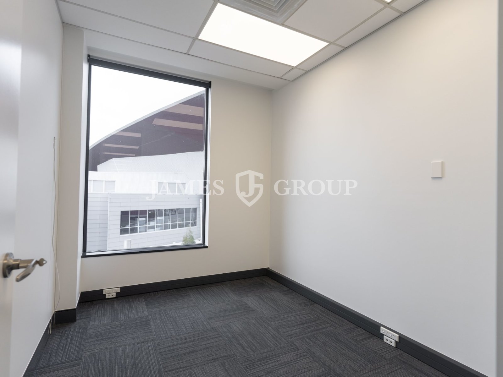 High-quality Office With Excellent Natural Light