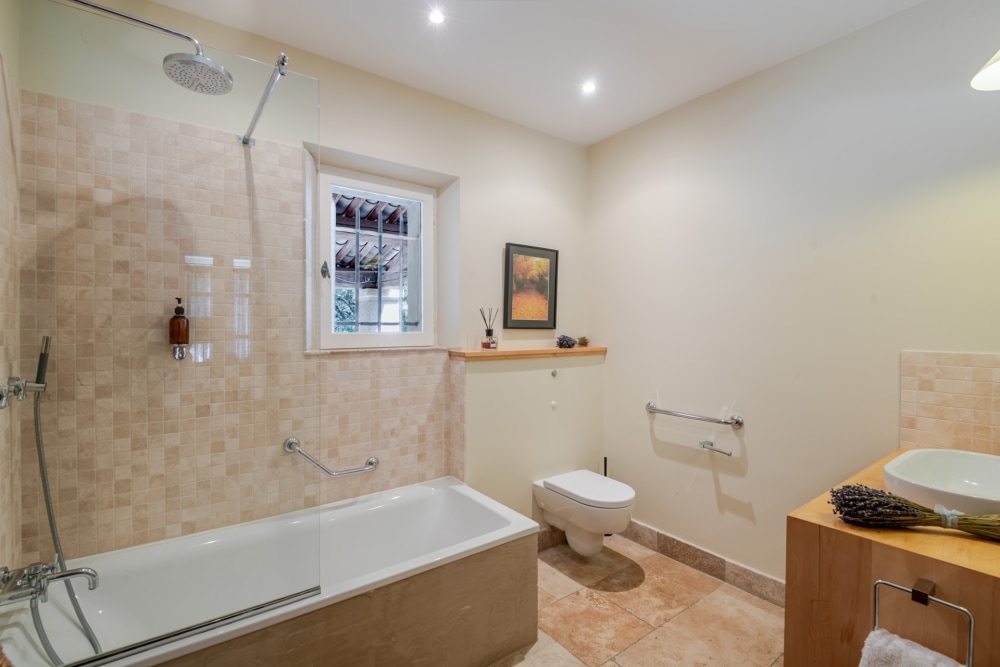 Photographs of Mas de Roubine villa in Provence - Image 30 of 45