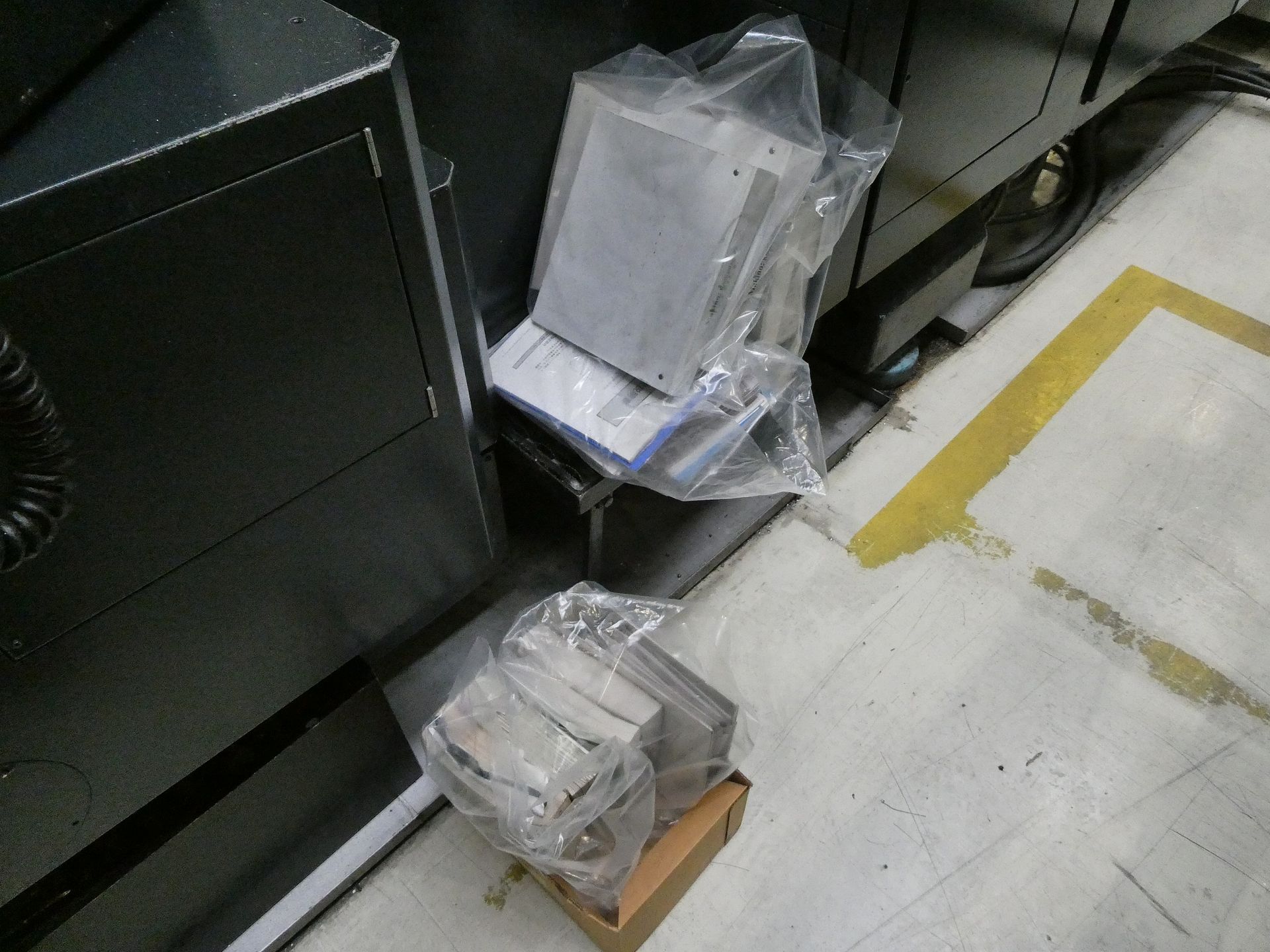 CNC Machining Center-Makino - Image 6