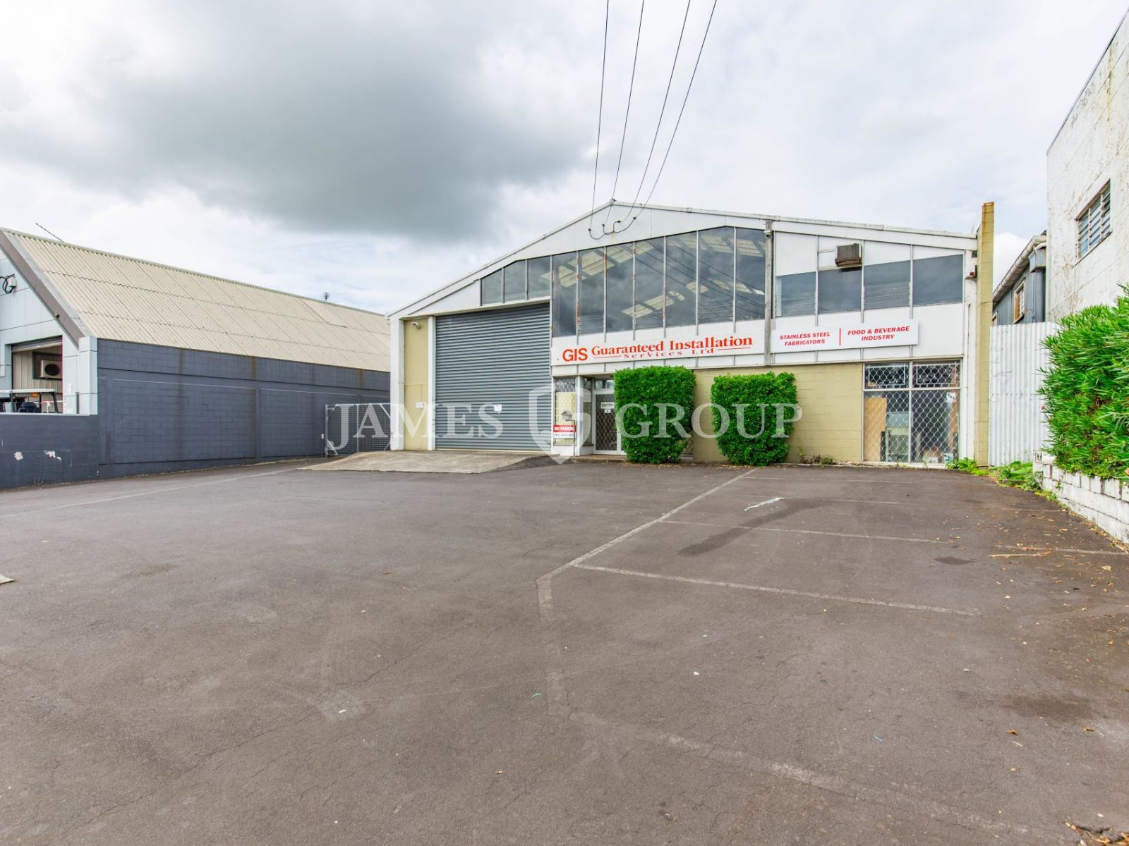 Versatile Industrial With Dual Yard And Gantry