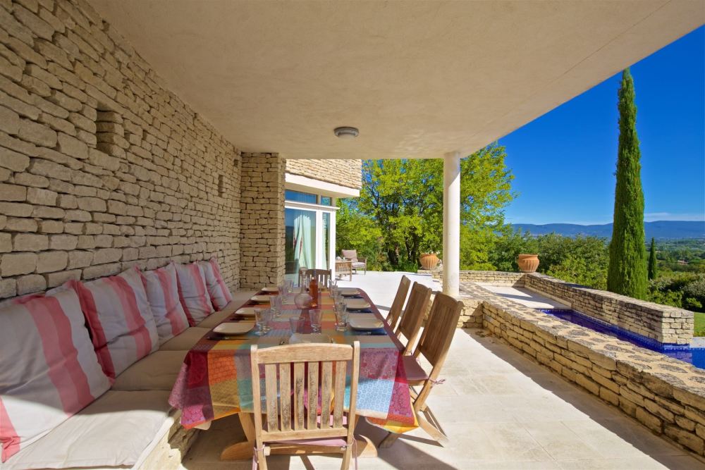 Photographs of A Laise en Provence villa in Provence - Image 8 of 25