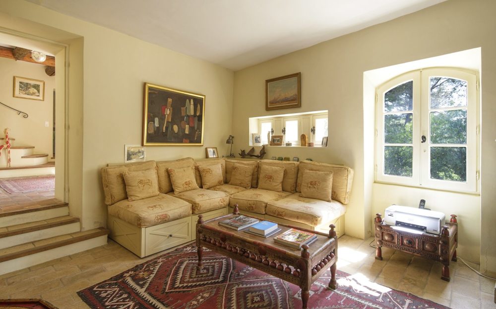 Photographs of Mas de Belleroche villa in Provence - Image 30 of 34