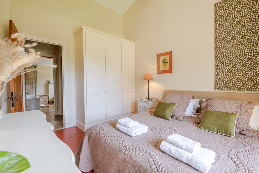 Photographs of Mas de Roubine villa in Provence - Image 23 of 45