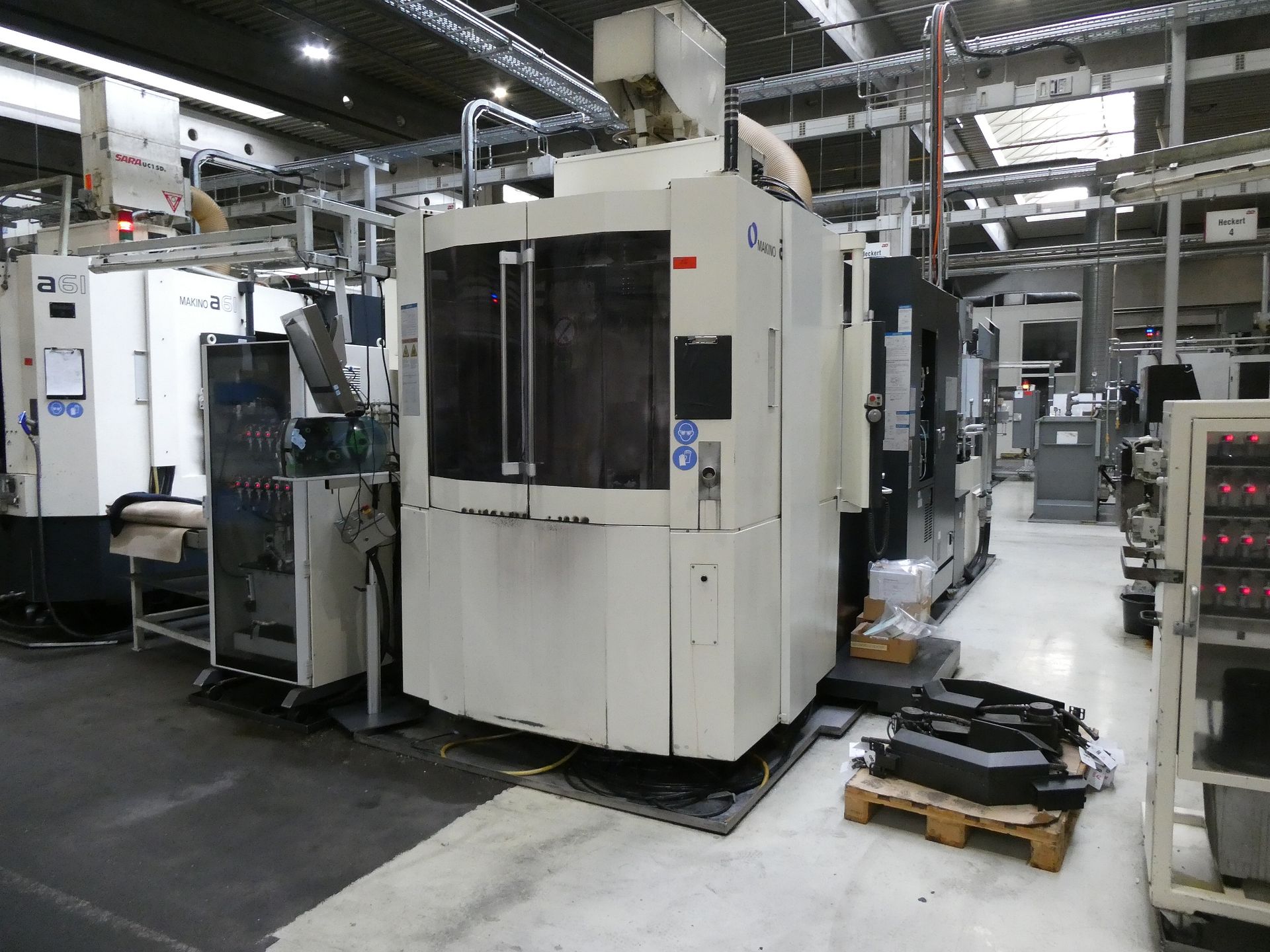 CNC Machining Center-Makino - Image 9