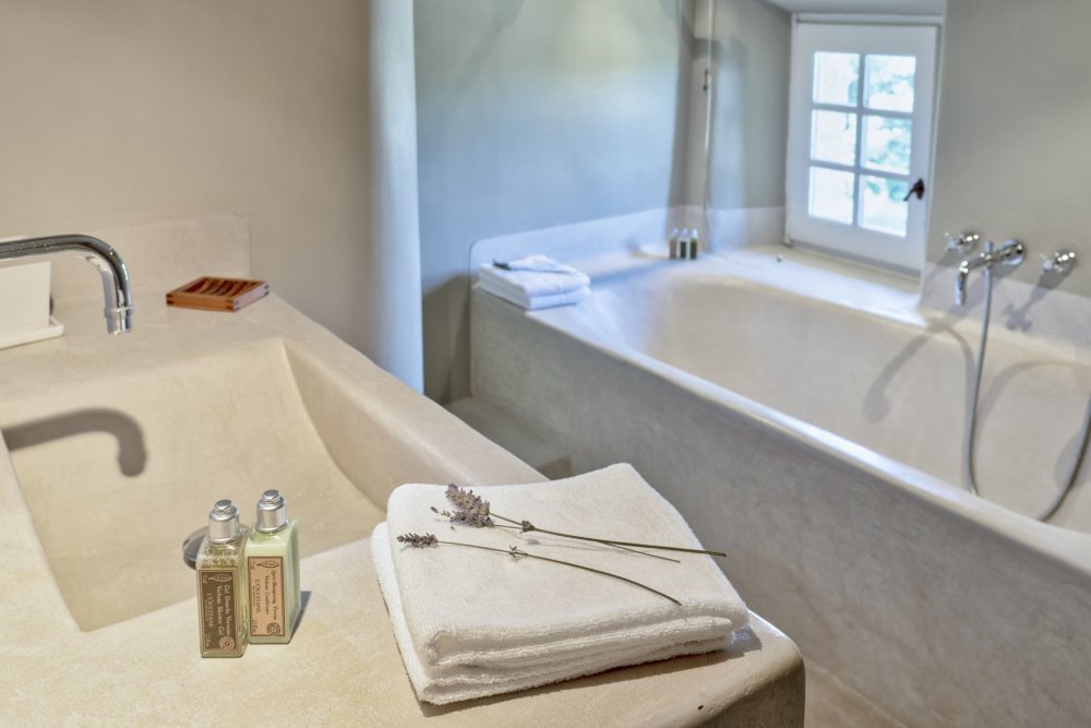 Photographs of Mas de la Quietude villa in Provence - Image 27 of 48