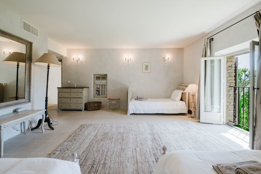 Photographs of Mas la Bergerie de Cabrieres villa in Provence - Image 50 of 56