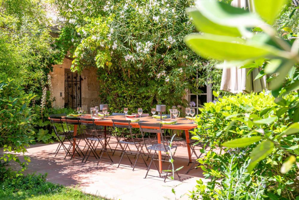 Photographs of Mas de Montolivet villa in Provence - Image 4 of 42